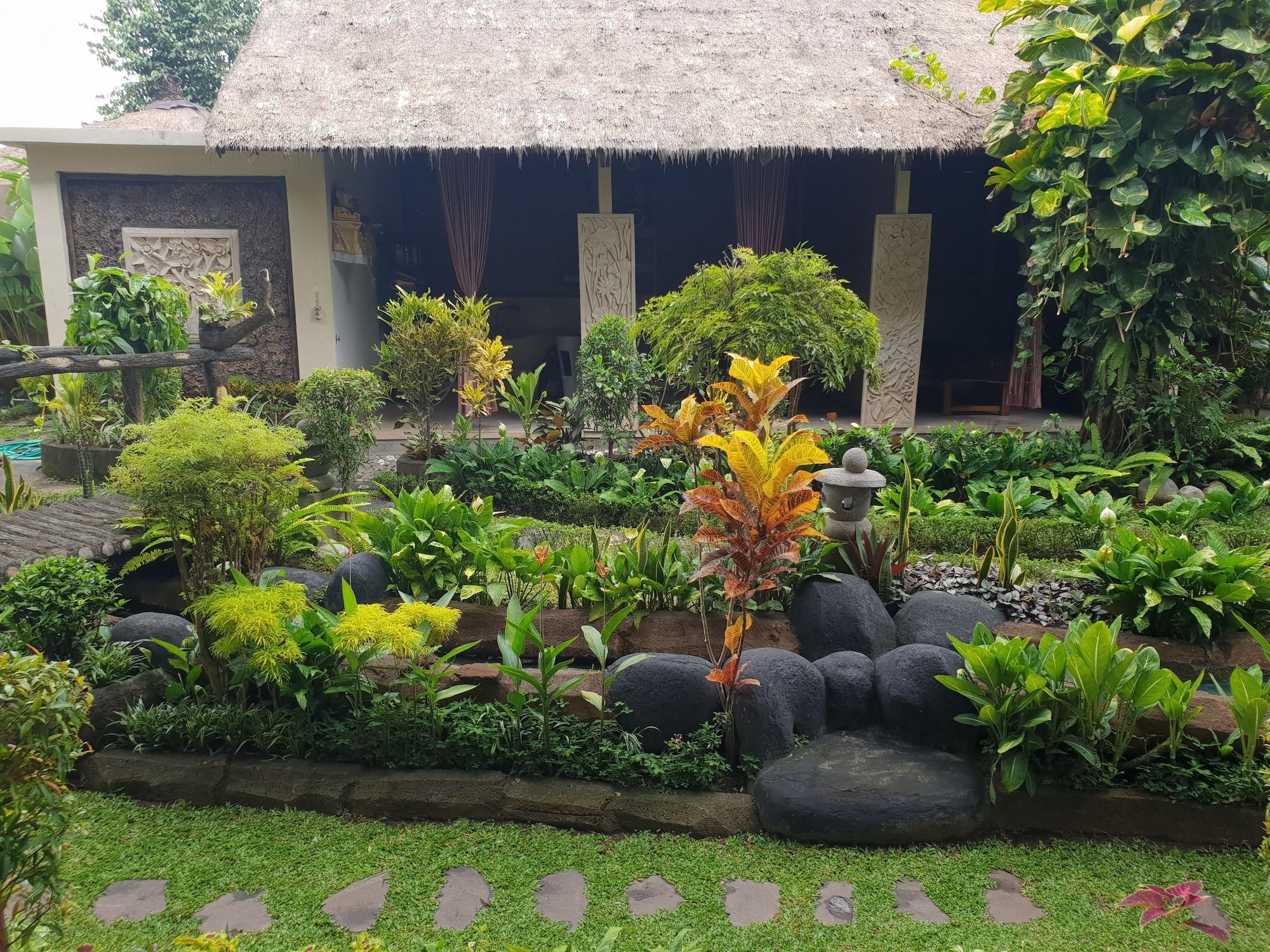 Liyer House Hotel Lodtunduh Buitenkant foto