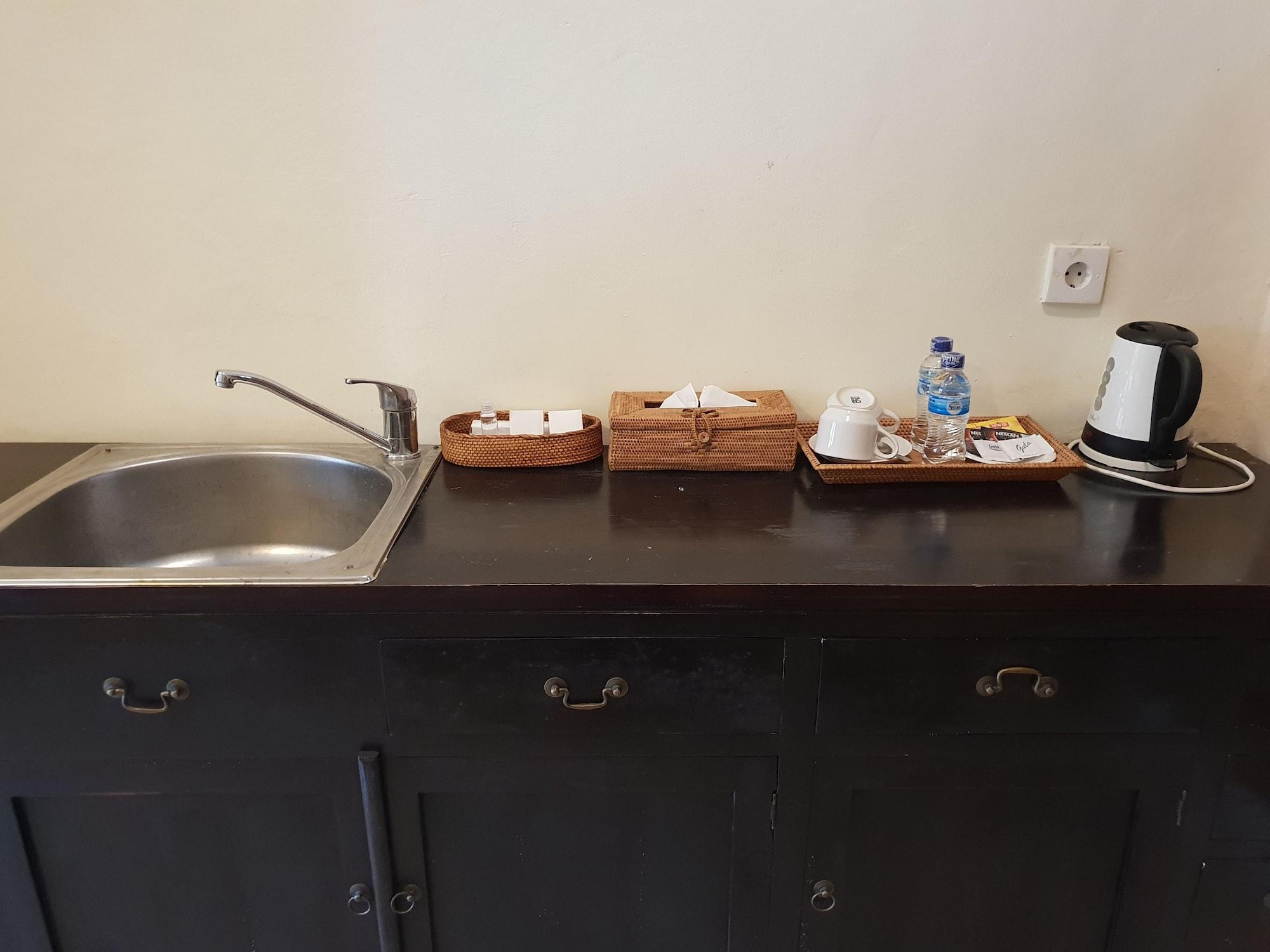Liyer House Hotel Lodtunduh Buitenkant foto