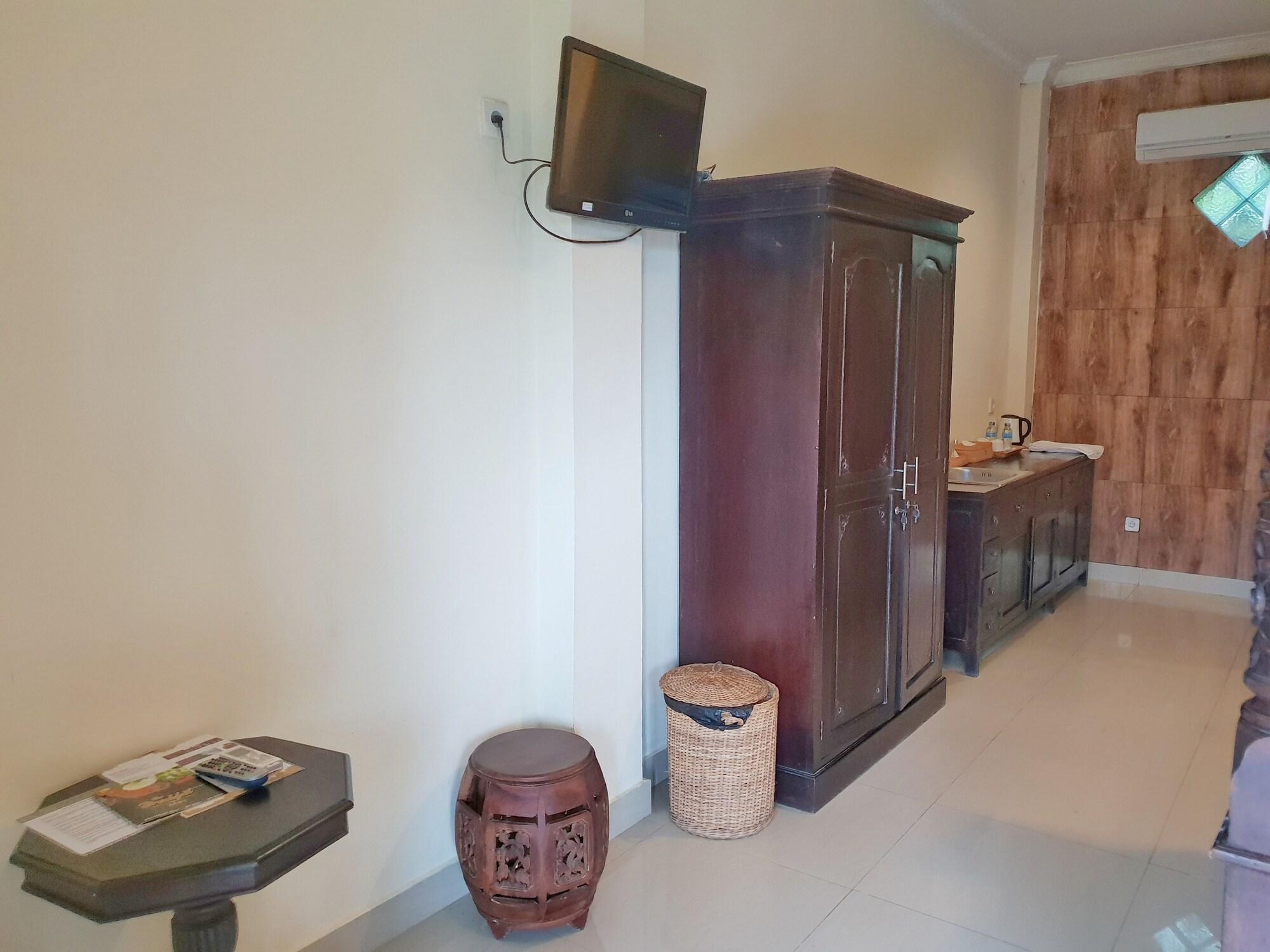 Liyer House Hotel Lodtunduh Buitenkant foto