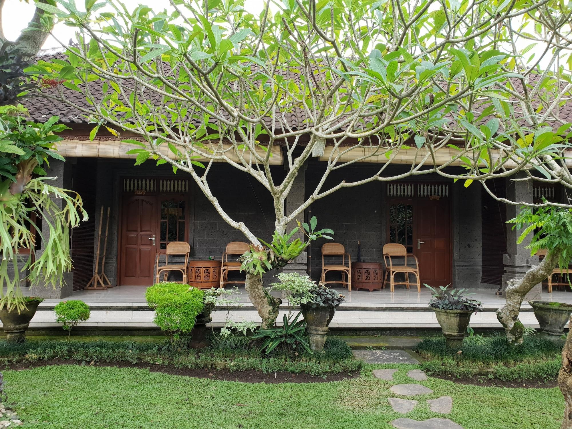 Liyer House Hotel Lodtunduh Buitenkant foto