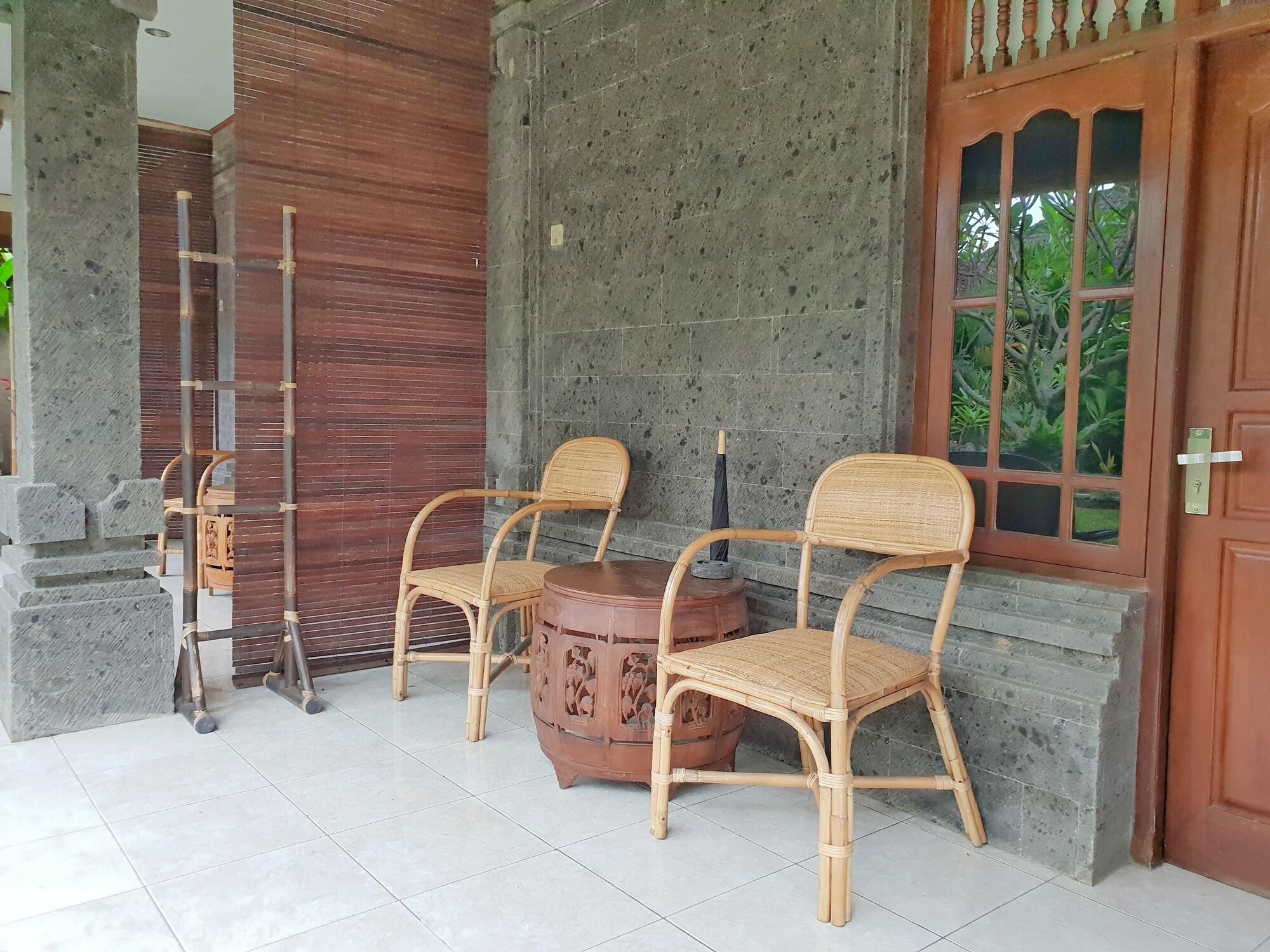 Liyer House Hotel Lodtunduh Buitenkant foto