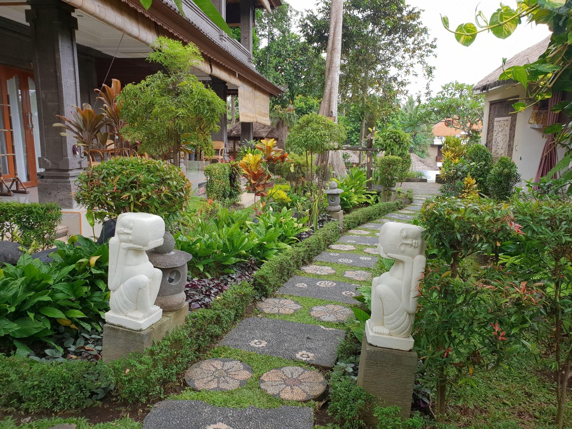 Liyer House Hotel Lodtunduh Buitenkant foto