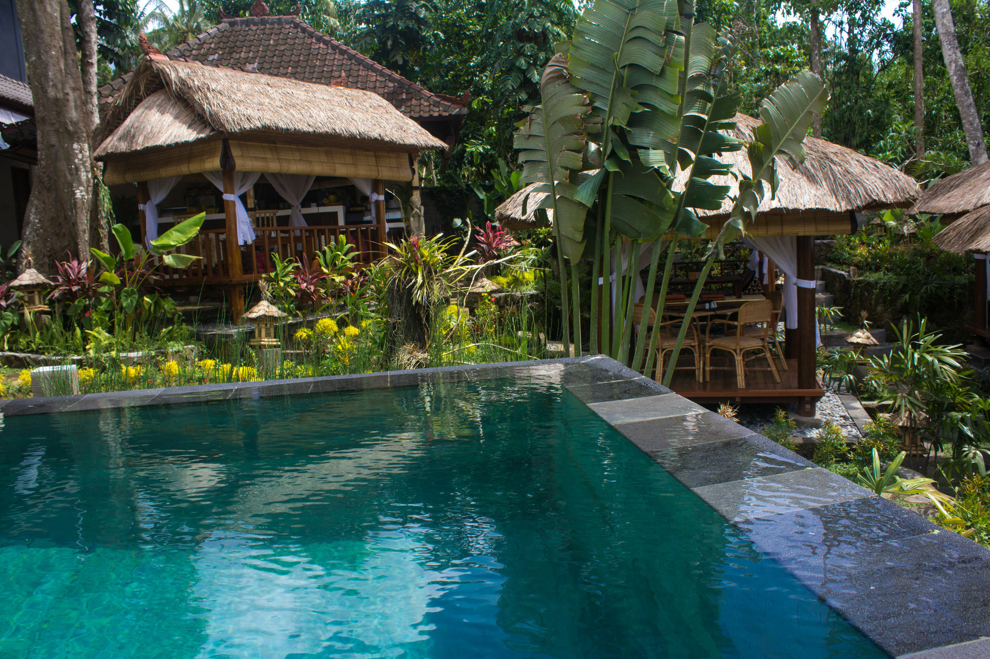 Liyer House Hotel Lodtunduh Buitenkant foto