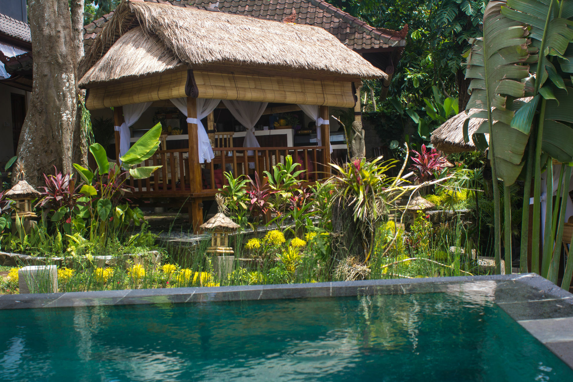 Liyer House Hotel Lodtunduh Buitenkant foto